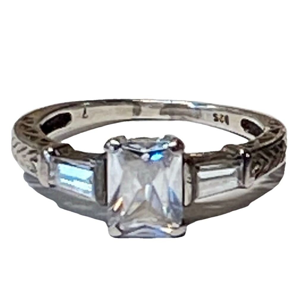 Art Deco Style 925 Sterling Silver CZ Ring Size 8 Baguette Chevron Band